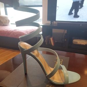 Shoedazzle heels